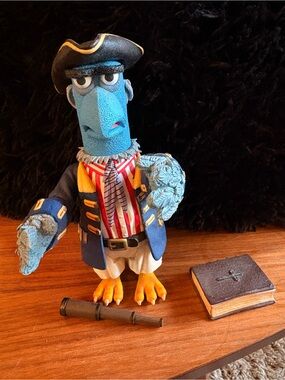 Sam eagle muppet treasure island action figure with hat, book and telescope